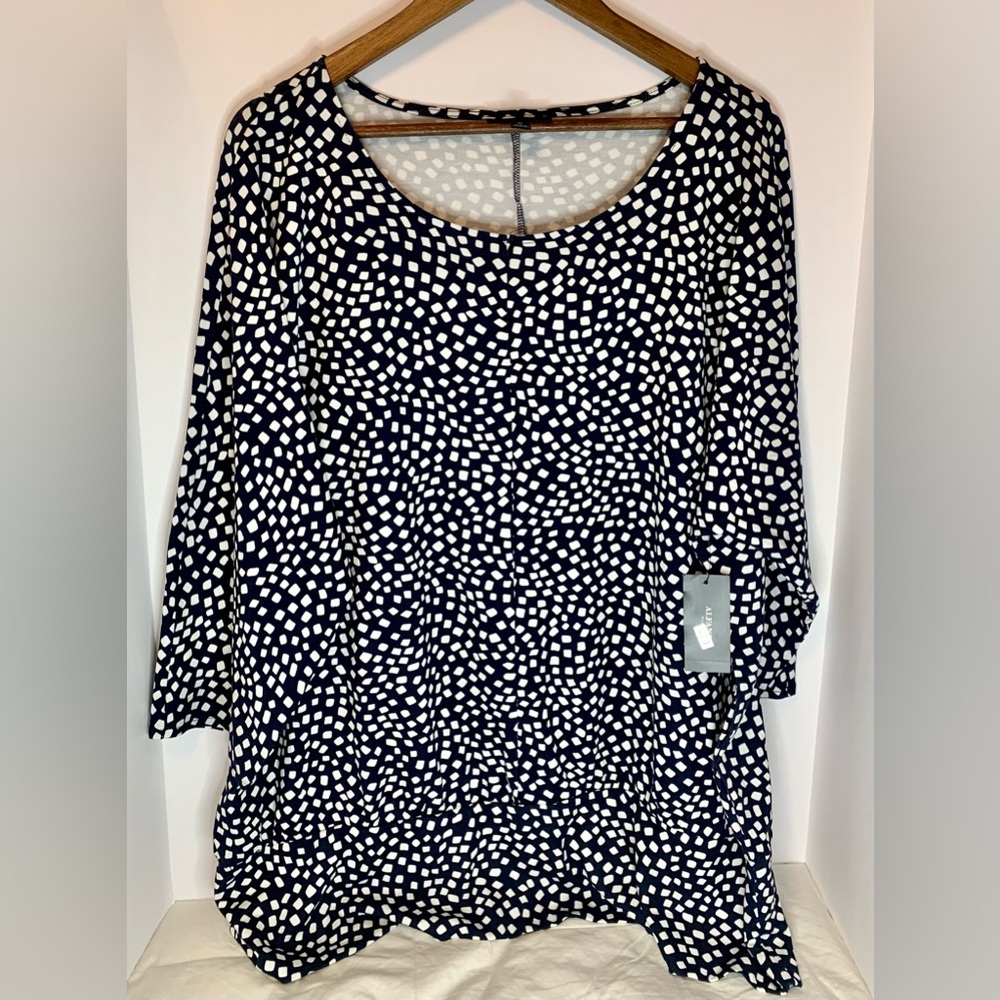 NWT ALFANI Coastal Mode Women’s Blouse Size 4X Navy and White